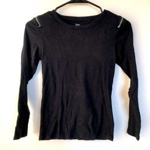 Ruum Black Top w/ Zipper Shoulders - Size Medium